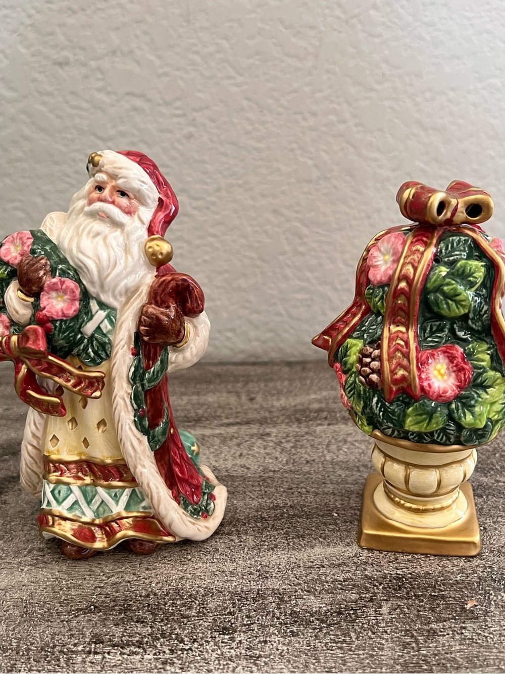 Fitz and Floyd Christmas Wreath Santa & Topiary Salt & Pepper Shaker Vintage Set